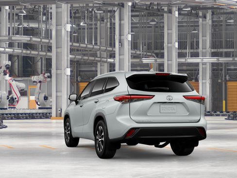 New 2026 Toyota Highlander XLE AWD/4WD image 9