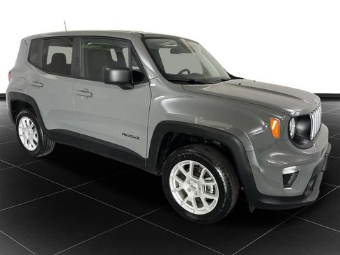 Used 2023 Jeep Renegade Latitude AWD/4WD image 7