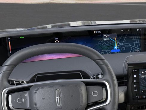 Used 2025 Lincoln Nautilus Premier image 13