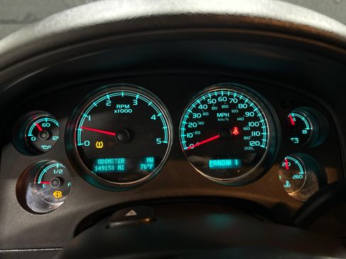 Used 2011 Chevrolet Silverado 2500 LTZ AWD/4WD image 16