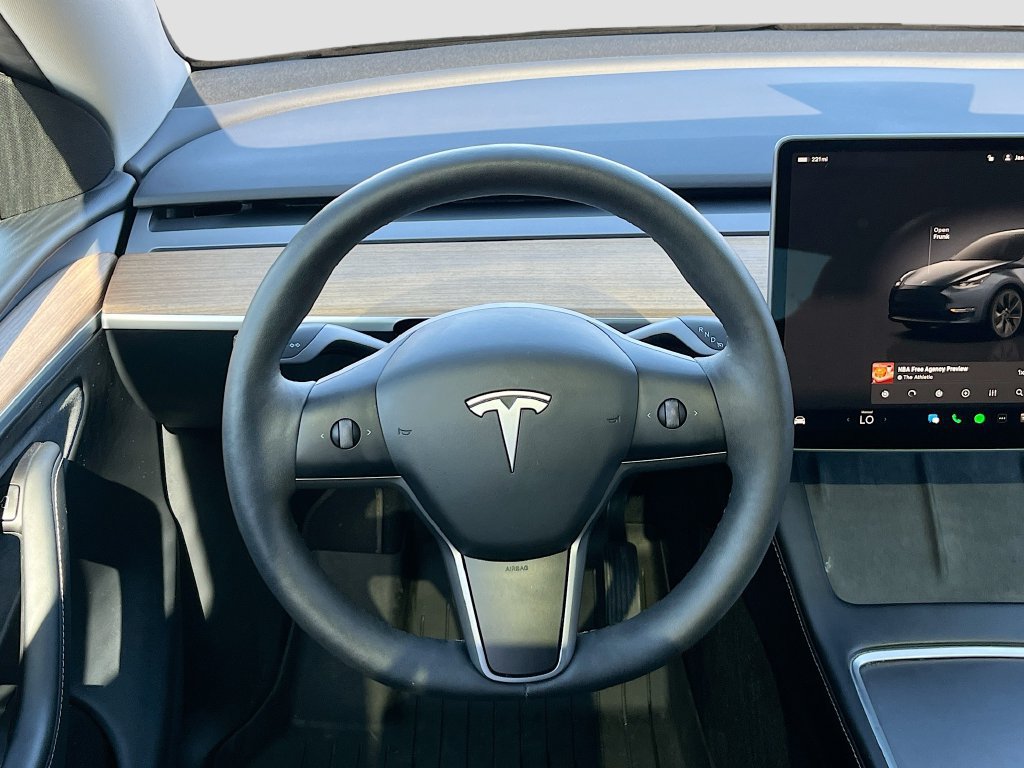 Used 2025 Tesla Model Y Long Range AWD/4WD image 11