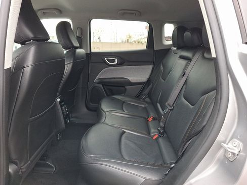 Used 2022 Jeep Compass Latitude image 11