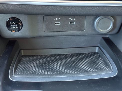 Used 2025 Nissan Rogue S FWD image 25
