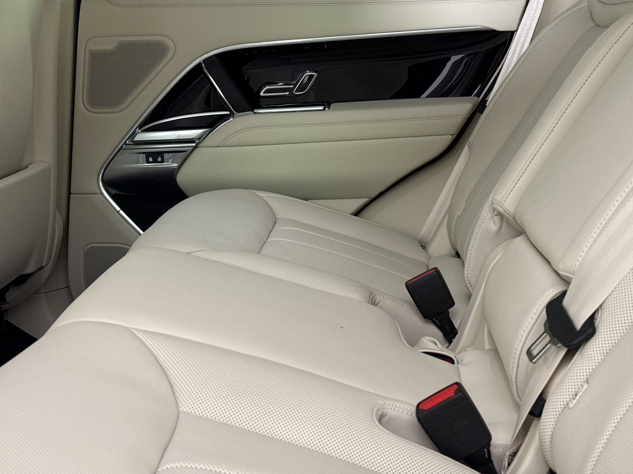 New 2026 Land Rover Range Rover SE AWD/4WD image 24