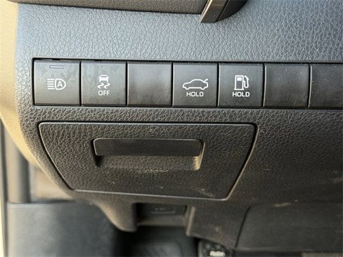 Used 2024 Toyota Camry SE image 25