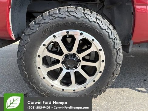 Used 2019 Nissan Titan SV AWD/4WD image 8