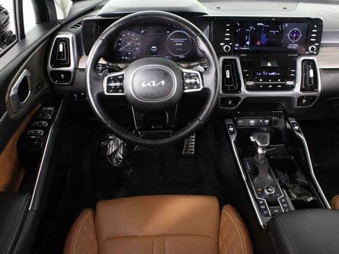 Used 2022 Kia Sorento SX Prestige w/ Rust Color Package image 6