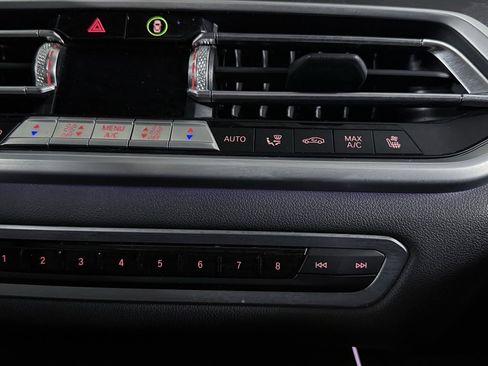 Used 2021 BMW X7 xDrive40i w/ Premium Package 2 image 42