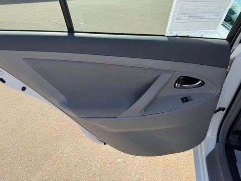 Used 2011 Toyota Camry LE image 23