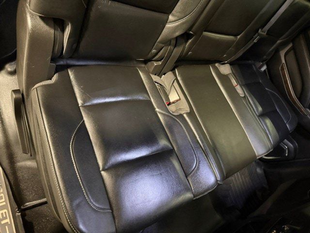 Used 2016 Chevrolet Suburban LT w/ Luxury Package AWD/4WD image 19