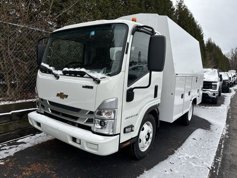 New 2024 Chevrolet Low Cab Forward image 2