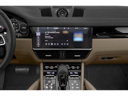 Used 2023 Porsche Cayenne Coupe AWD/4WD image 18
