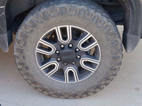 Used 2020 GMC Sierra 2500 AT4 w/ AT4 Premium Package AWD/4WD image 29