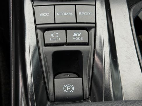 Used 2025 Toyota Camry SE FWD image 22