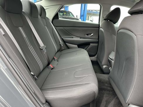 Used 2026 Hyundai Elantra Hybrid FWD image 27