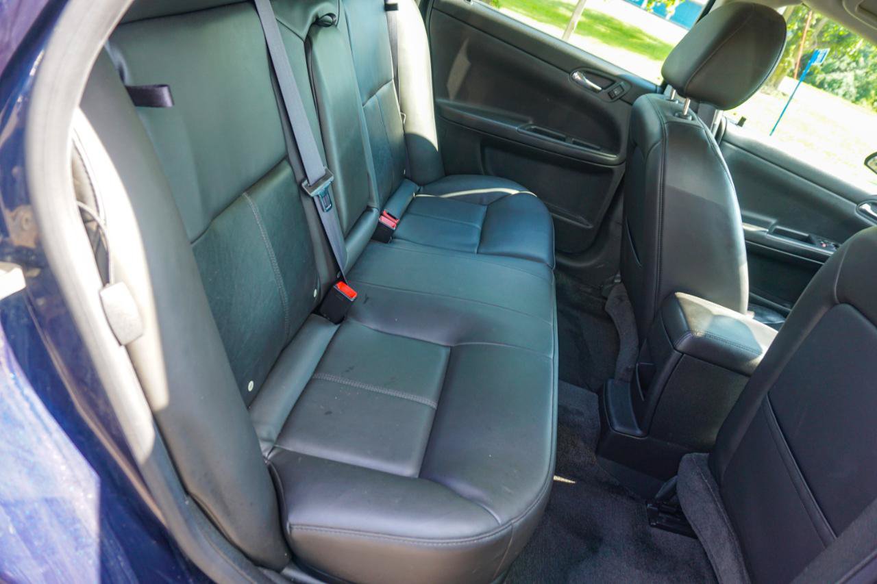 Used 2011 Chevrolet Impala LT w/ Luxury Edition Package FWD image 16