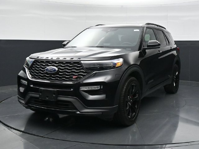 Used 2024 Ford Explorer ST w/ Technology Package AWD/4WD image 5