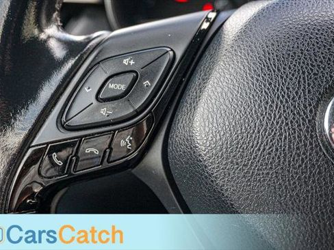 Used 2019 Toyota C-HR XLE image 26