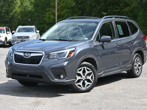 Used 2021 Subaru Forester Premium image 4