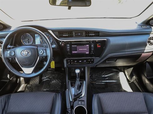Used 2018 Toyota Corolla SE w/ Carpet Mat Package (TMS) image 17