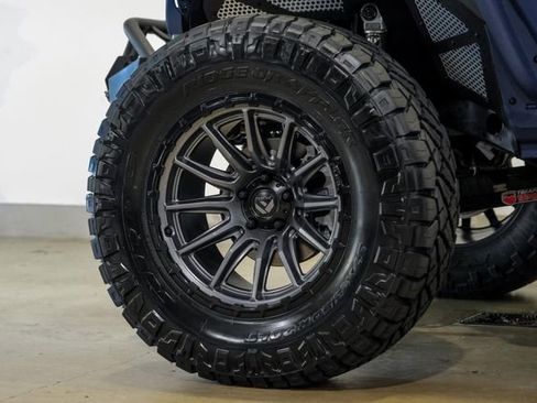 Used 2025 Jeep Wrangler Unlimited Rubicon w/ Technology Group image 99