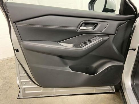 New 2025 Nissan Rogue SV w/ SV Premium Package FWD image 16