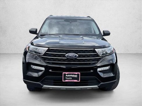 Used 2024 Ford Explorer XLT w/ Equipment Group 202A image 2