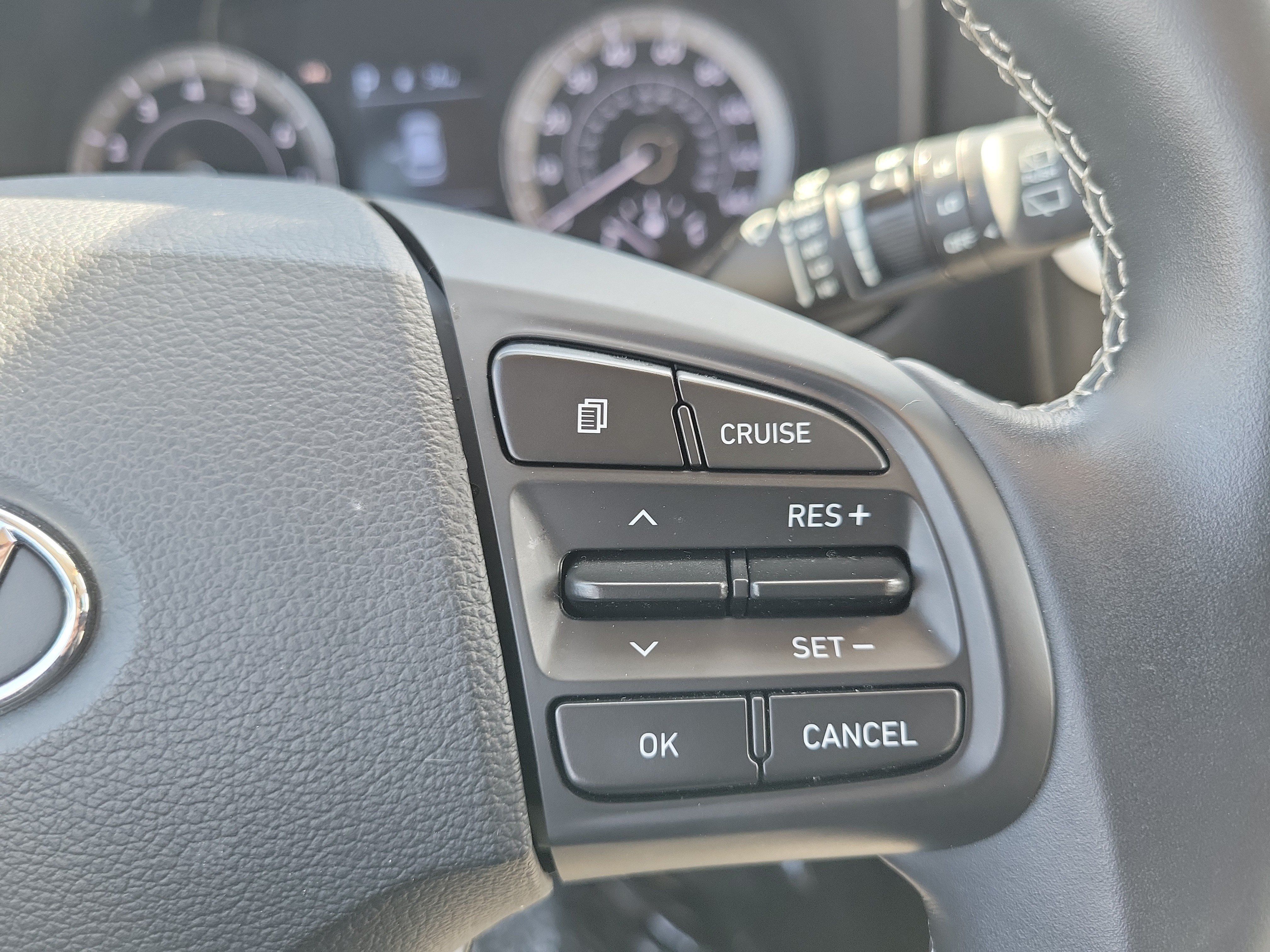 Used 2022 Hyundai Venue Limited FWD image 21