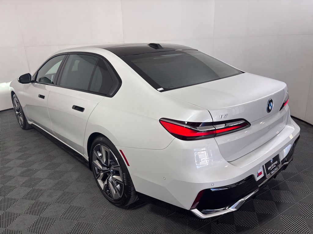 Certified 2024 BMW i7 eDrive50 w/ M Sport Package RWD image 7