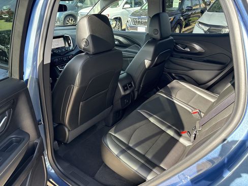Used 2024 GMC Terrain SLT w/ Infotainment Package II AWD/4WD image 12