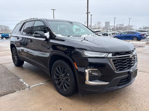 Used 2023 Chevrolet Traverse RS image 8