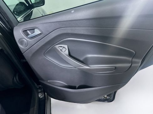 Used 2017 Ford Escape SE w/ Equipment Group 201A image 28