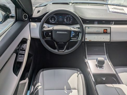 New 2026 Land Rover Range Rover Evoque Hoxton AWD/4WD image 18