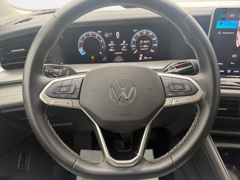 Certified 2026 Volkswagen Tiguan SE w/ Panoramic Sunroof Package AWD/4WD image 10