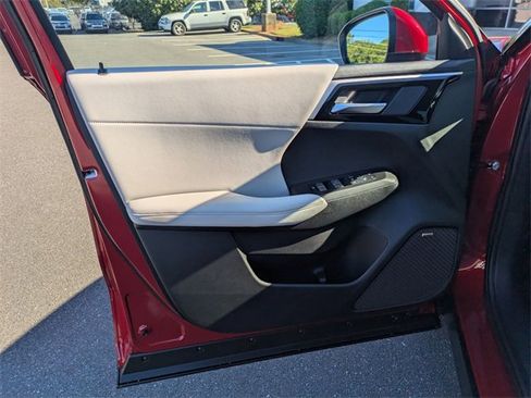 New 2025 Mitsubishi Outlander SE image 11