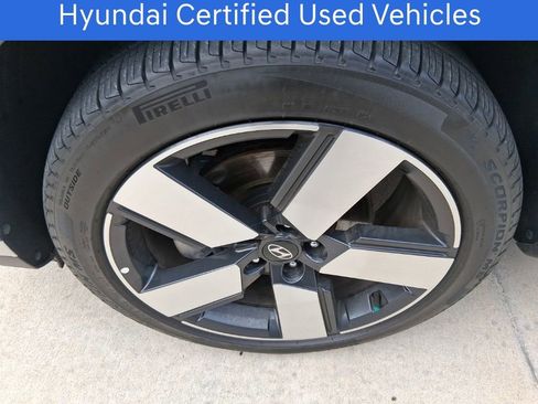 Used 2025 Hyundai Santa Fe Limited image 24