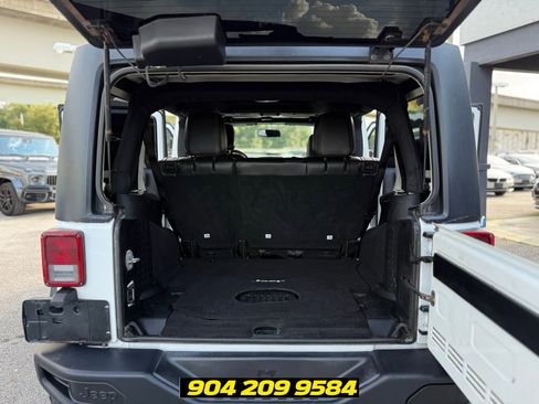 Used 2016 Jeep Wrangler Unlimited Rubicon AWD/4WD image 32