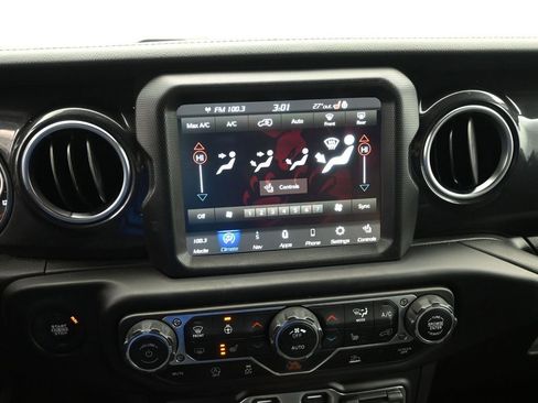 Used 2023 Jeep Wrangler Altitude image 17