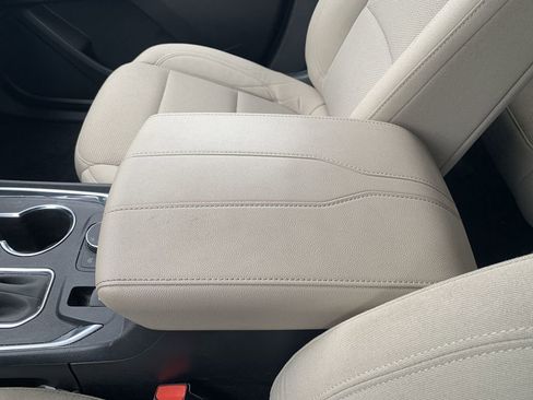 Used 2023 Chevrolet Traverse LS image 20