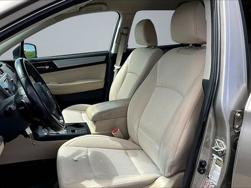 Used 2018 Subaru Outback 2.5i Premium w/ Popular Package #1 AWD/4WD image 17