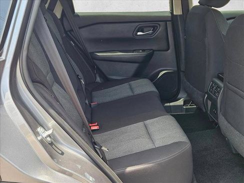 Used 2025 Nissan Rogue SV FWD image 19