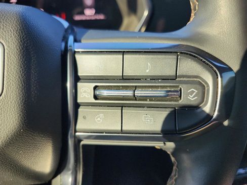 Certified 2025 GMC Canyon AT4 w/ Technology Plus Package image 24