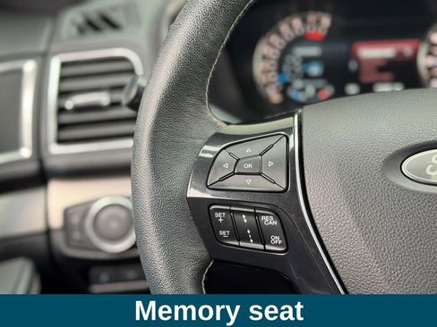 Used 2018 Ford Explorer Platinum image 11