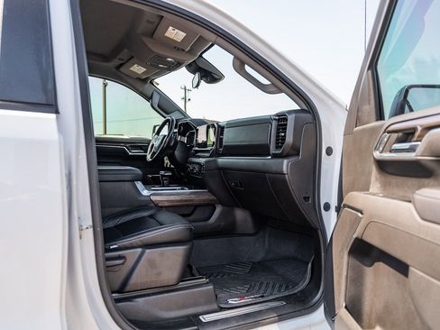 Used 2022 Chevrolet Silverado 1500 RST AWD/4WD image 11