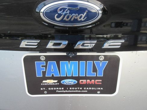 Used 2022 Ford Edge Titanium AWD/4WD image 13