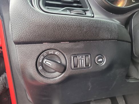 Used 2023 Dodge Challenger SXT image 30