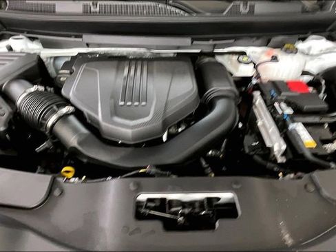 Used 2024 Chevrolet Traverse LT image 21