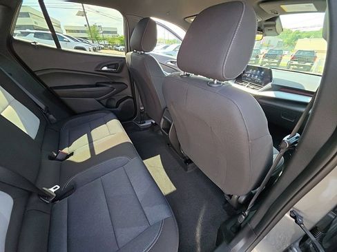 Used 2024 Chevrolet Trax RS FWD image 25
