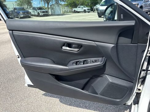 Used 2022 Nissan Sentra SV FWD image 12