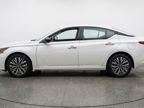 Used 2025 Nissan Altima 2.5 SV image 5